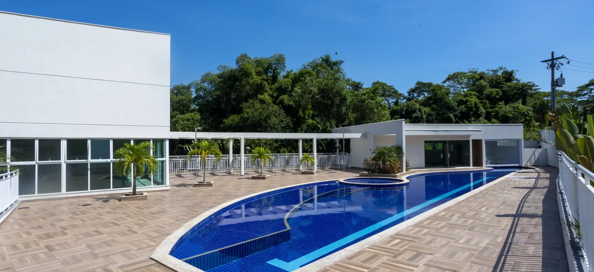 PISCINAS ADULTO E INFANTIL